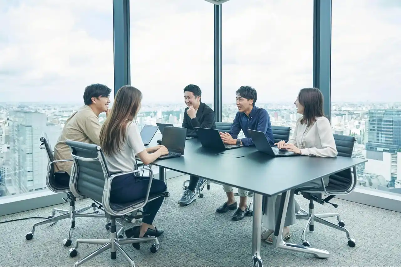 【レバレジーズ株式会社】 AIが“理想の人材像”から採用判断基準を自動作成。NALYSYSが新・適性検査を提供開始