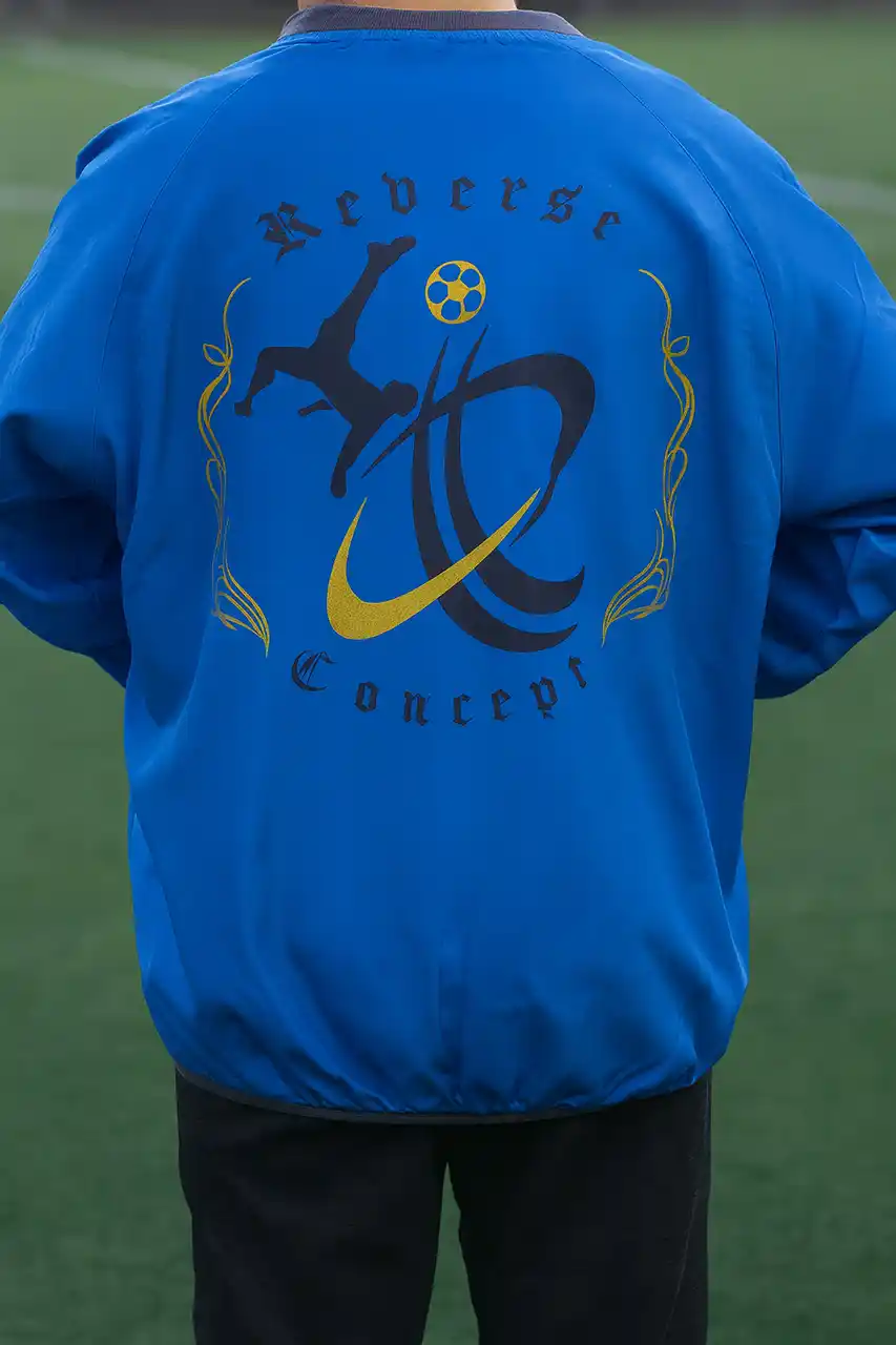 【株式会社ＲｅｖｅｒｓｅＣｏｎｃｅｐｔ】 株式会社ReverseConcept、ストリート系サッカーピステ（青）を数量限定発売。調布市深大寺発の“超ユニークな新鋭サッカーブランド”が新商品をリリース