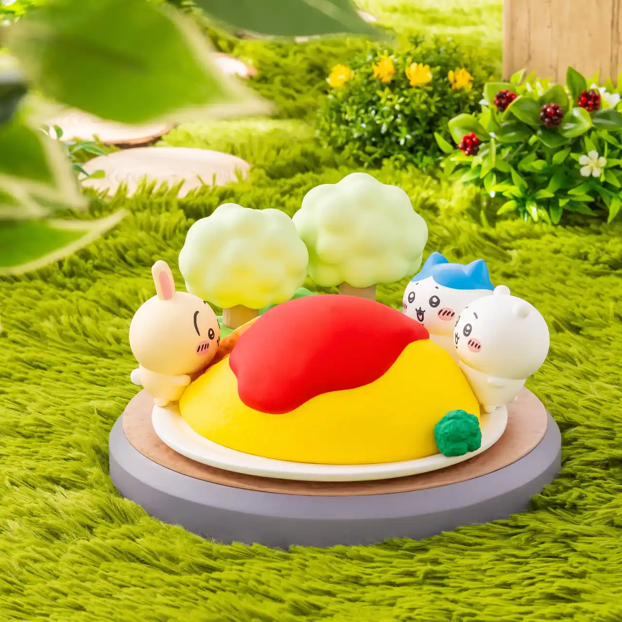 【受注予約】大きなオムライスがふわっと優しく光る！「ちいかわ 巨・オムライスLEDシリコンルームライト」2026年3月12日（木）18時より「ちいかわマーケット」で予約開始