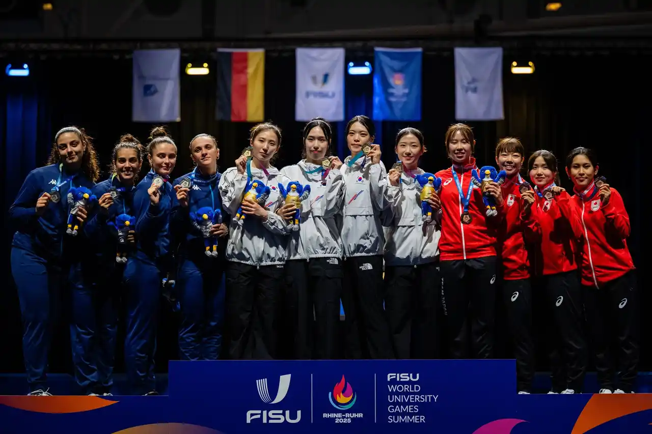【公益社団法人日本フェンシング協会】 【フェンシング】FISUワールドユニバーシティゲームズ（2025/ライン・ルール）女子フルーレ団体で銅メダル獲得！