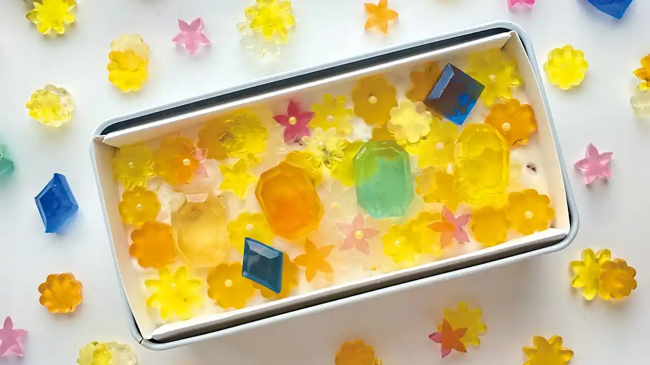 初回入荷分が即完売！夏の花と宝石が輝くアートなアイスケーキを予約受付中