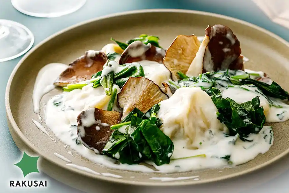 【楽彩株式会社】 最新ミールキット・フレッシュ便！『黒あわび茸ともちもち水餃子の濃厚ブルーチーズソース』