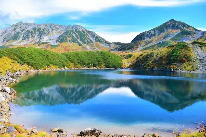富山県と長野県を結ぶ立山黒部アルペンルート、最新紅葉情報を9月2日(火)から配信開始！