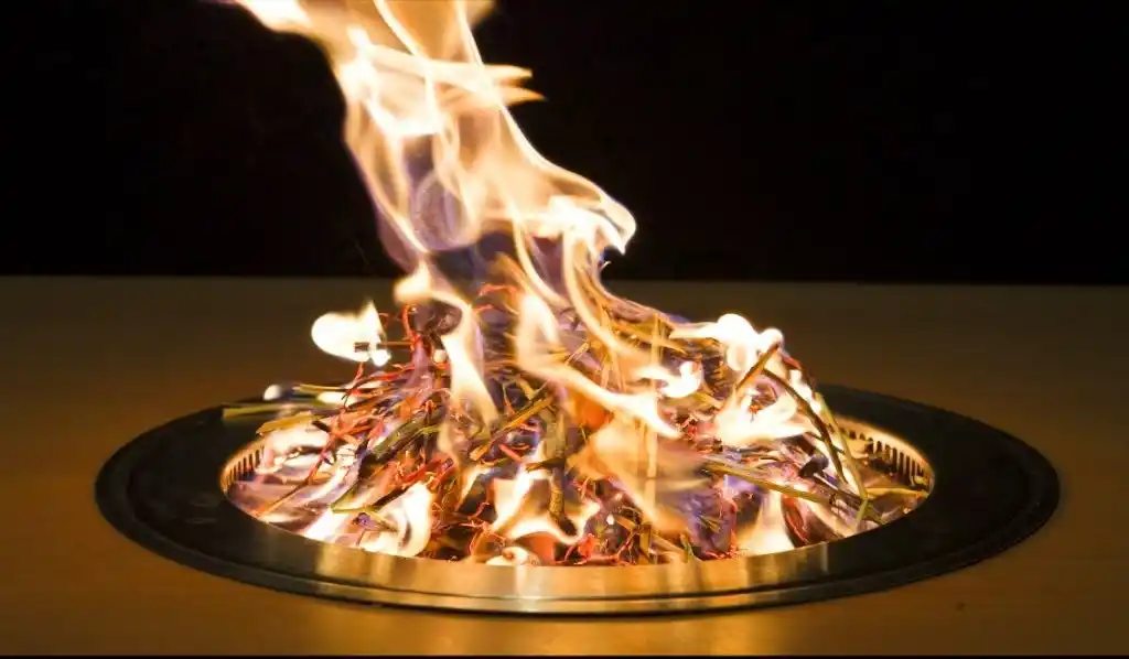 【glam株式会社】 西麻布に“炎上焼肉”君臨！京焼肉の『うしと』3月23日にオープン