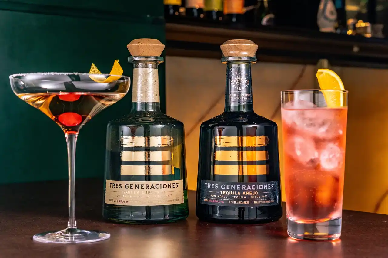 【グランドプリンスホテル大阪ベイ】 企画好評の洋酒フェア第三弾は情熱的なプレミアムテキーラ「トレスジェネレーション」フェア！ 大阪ベイの夕景をデザインしたカクテルや無料のウェルカムショットで秋の夜長を満喫