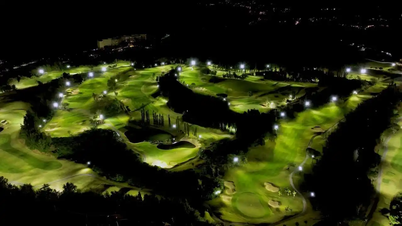 【ＰＧＭホテルリゾート沖縄】 ＰＧＭホテルリゾート沖縄がお届けする、幻想的なナイトゴルフと宿泊を組み合わせた新しい滞在スタイル「ナイトゴルフステイプラン」2026年1月5日（月）販売開始