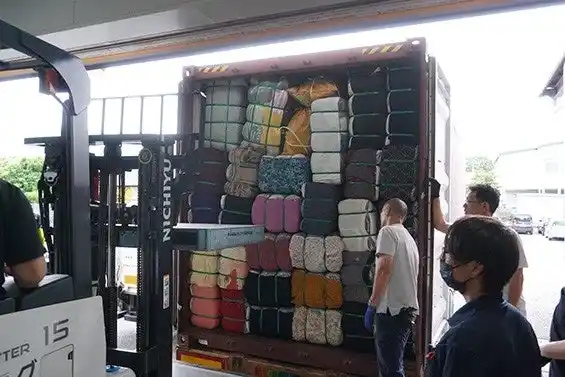 第36回ファイバーリサイクル衣類の海外送り出しを実施