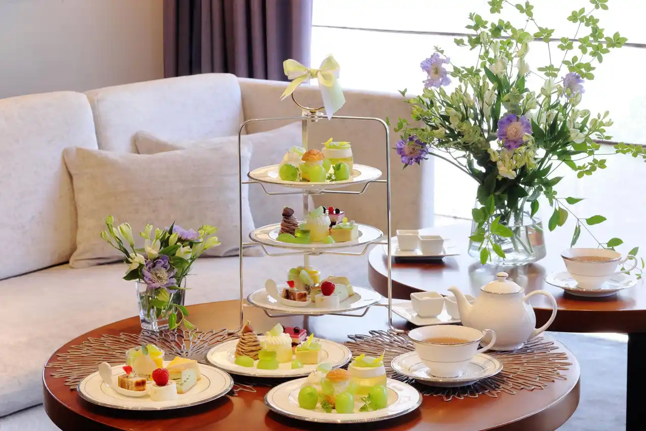 【グランドニッコー東京 台場】「シャインマスカットアフタヌーンティーセット」提供期間： 2025年9月1日（月）～10月31日（金）