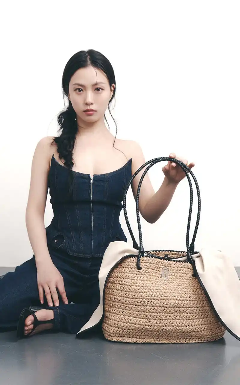 【株式会社 MXN JAPAN】 vunque（ブンク）×コ・ミンシ 2025SS最新ルックブックに注目。ビーチタオルプレゼントキャンペーンも実施中！