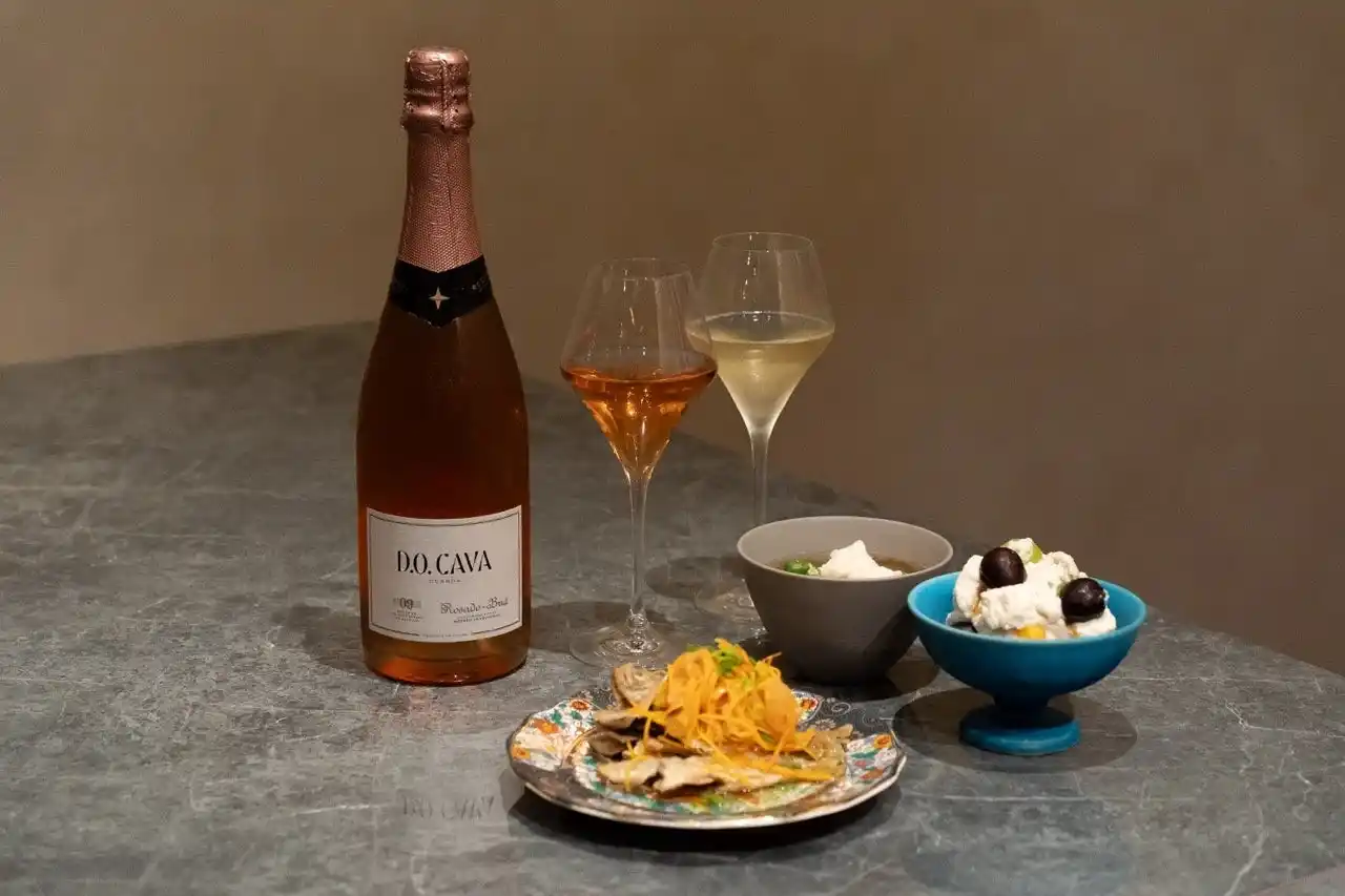 【カバ原産地呼称統制委員会/スペインハモンセラーノ協会 日本事務局】 カバ原産地呼称統制委員会が提案　日本食と100%オーガニック生産のカバ・デ・グアルダ・スペリオールのベストマッチングとは