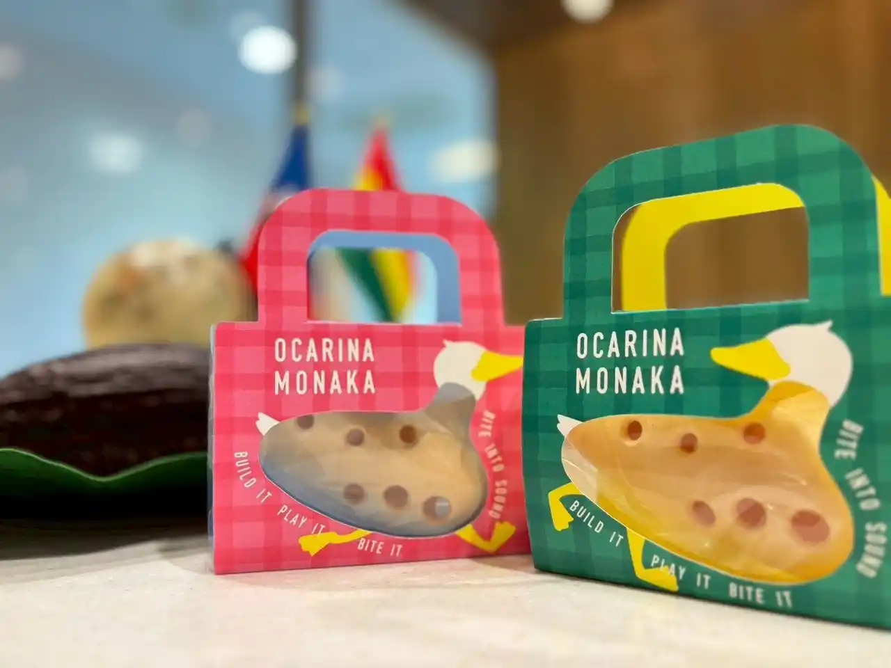 【有限会社春華堂】 世界初！吹けて食べれる “お菓子”な楽器「オカリナモナカ」誕生