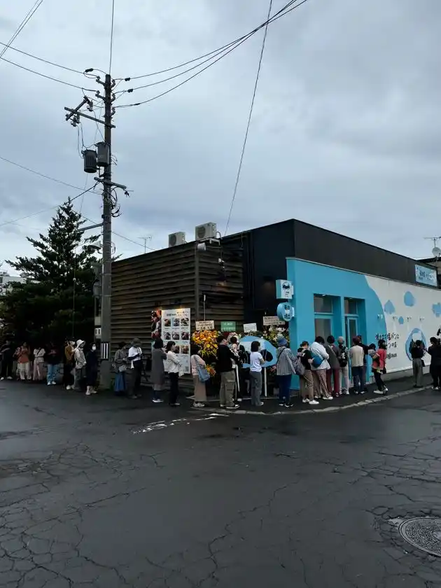 本店行列の様子