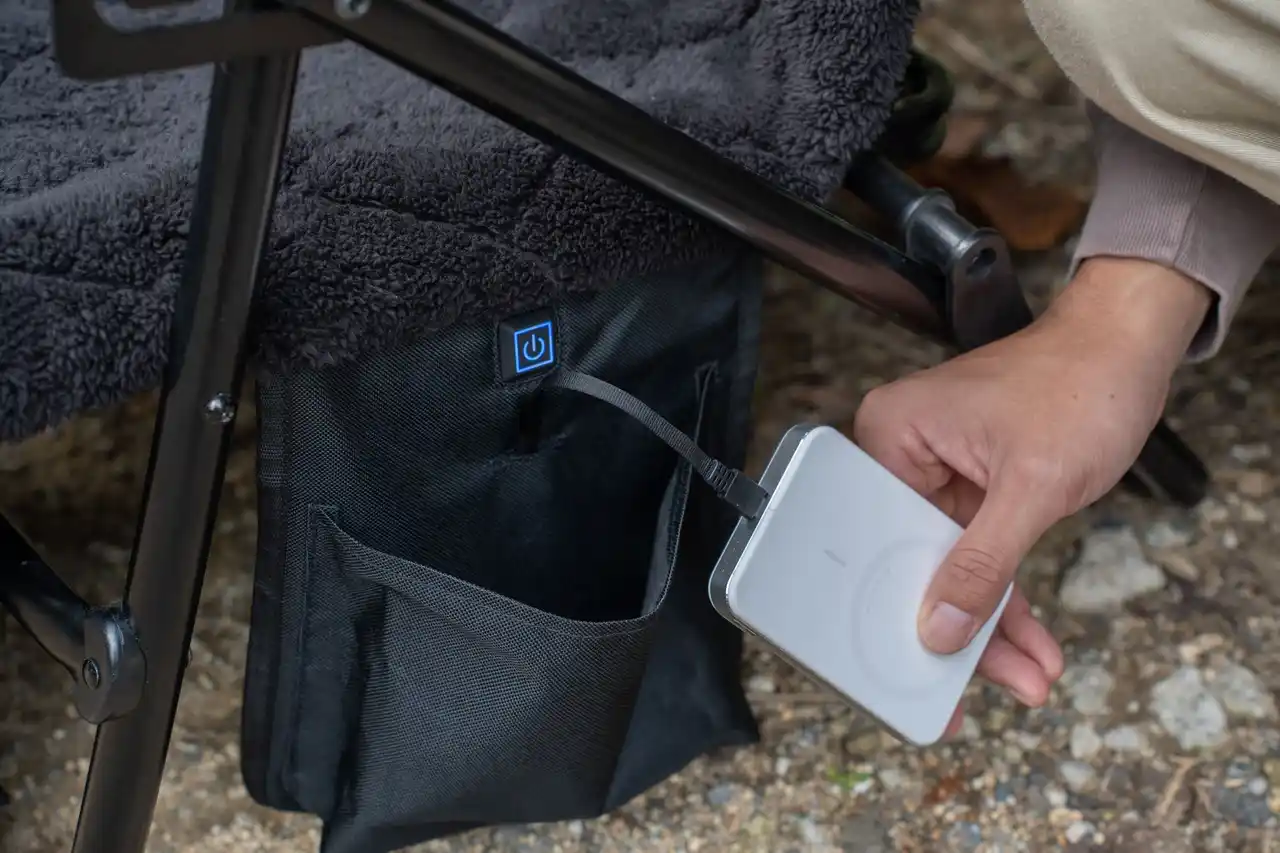 【WAQ株式会社】 アウトドアの“寒さ問題”を解決。WAQから電熱ヒートカバー登場！