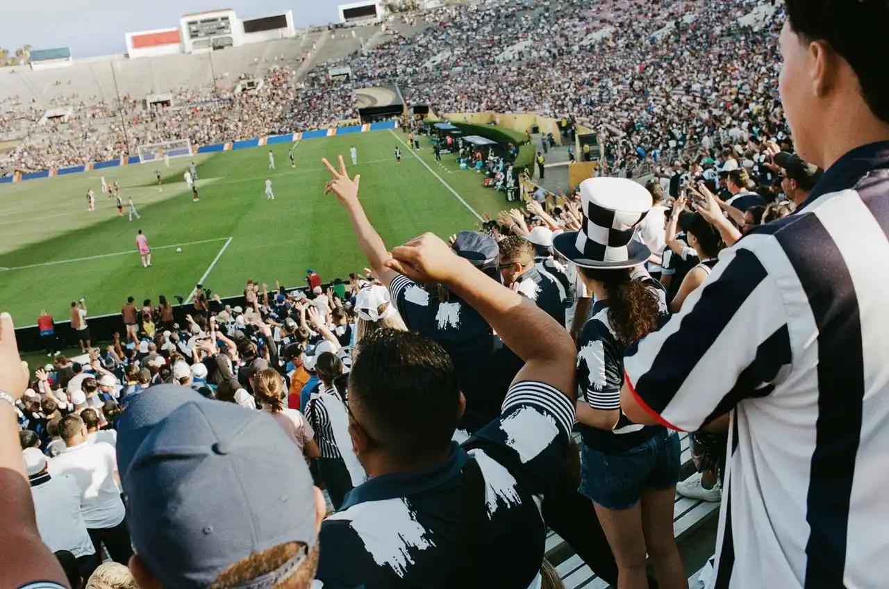 【Airbnb Japan株式会社】 FIFAワールドカップ2026：日本からの旅行トレンドと開催地域の注目エリアを紹介