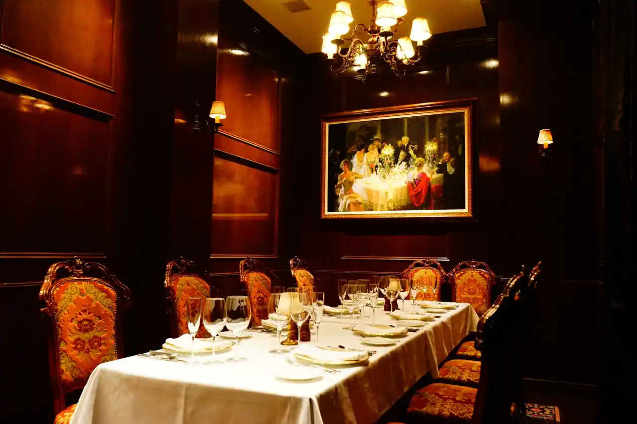 【大阪・AKARENGA STEAK HOUSE】AKARENGA STEAK HOUSEより年末ランチ限定個室プランの販売開始＆The SHIKI-冬-の予約解禁！