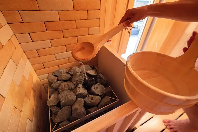 大浴場のサウナではセルフロウリュ