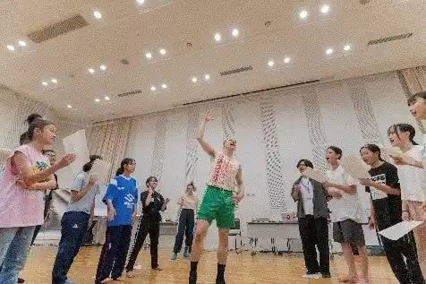 【東京芸術劇場】 次世代のためのクリエイティブCAMP2025“ゲゲキャン” | クリエイション・ワークショップ「これはダンス？ これもダンス！」　参加者募集開始！
