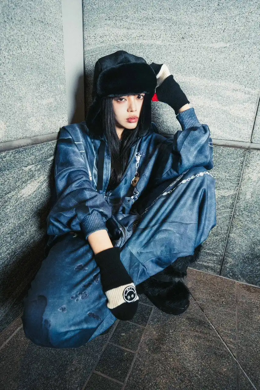 【株式会社TSIホールディングス】 ROYAL FLASHがexclusive item “TALKING ABOUT THE ABSTRACTION” を12月27日リリース！