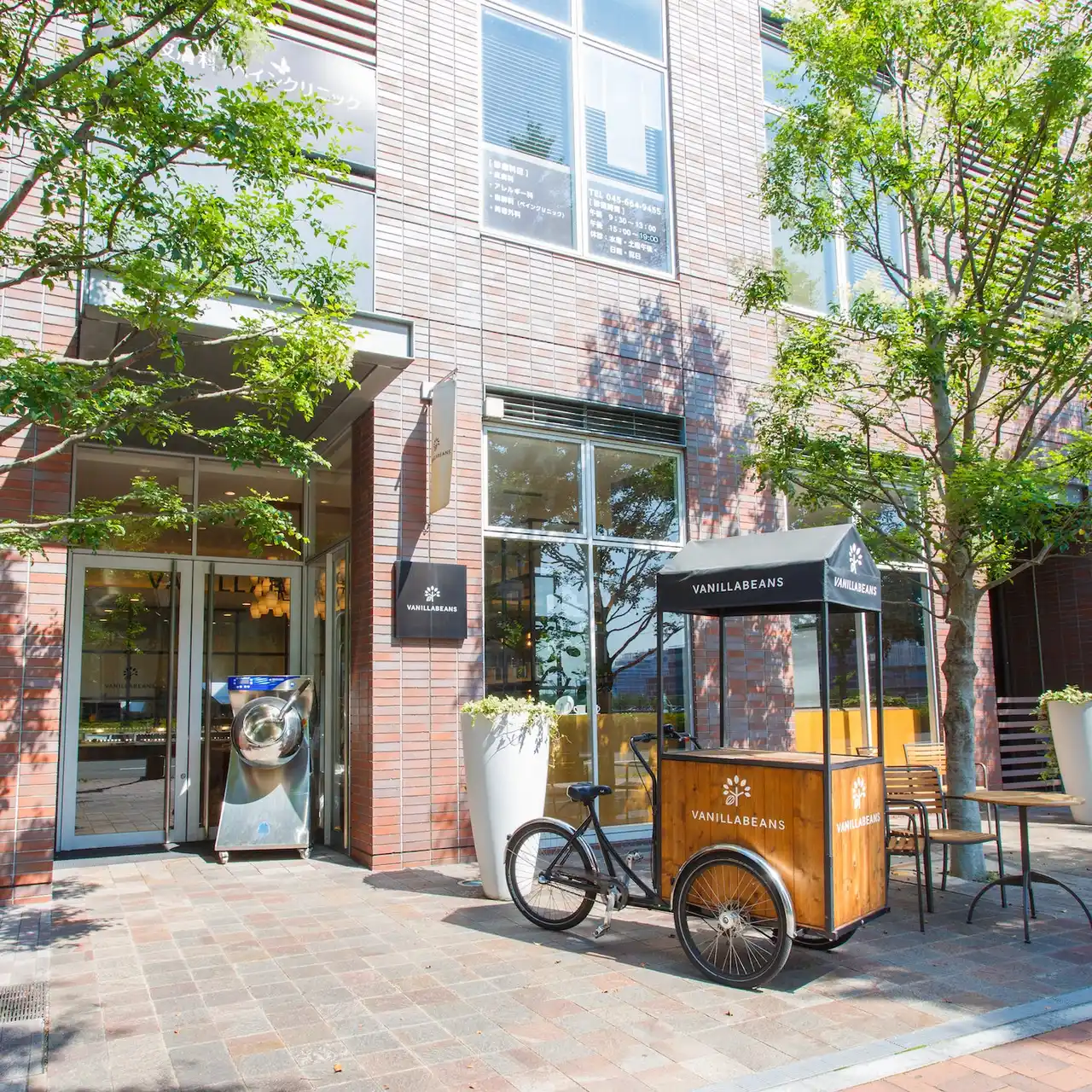 横浜で生まれて25周年。クラフトチョコレート専門店VANILLABEANSを運営する、チョコレートデザイン株式会社が「神奈川を代表する企業100選」に選出されました。