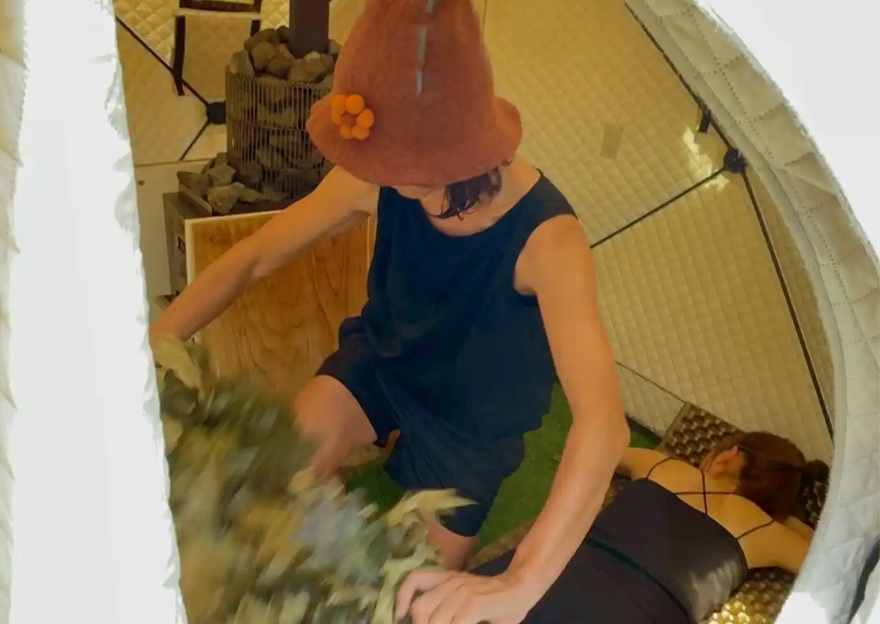 岐阜初！(※)プライベートサウナ施設「ASP SAUNA」で“毎週定期開催”でのウィスキングサービスがスタート　樹木の香りと自然の熱に包まれる、特別な“ととのい体験”