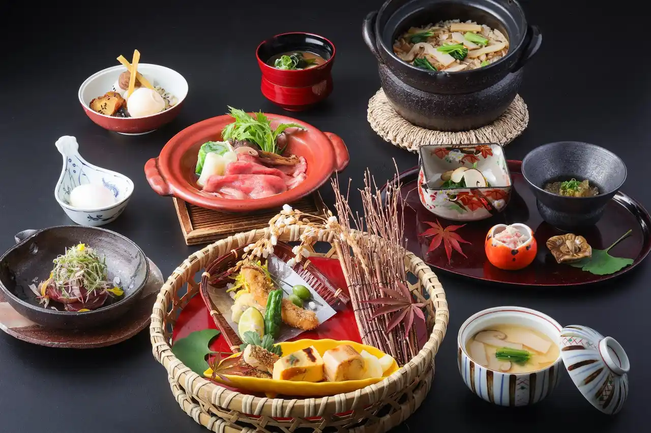 【ホテルニューオータニ幕張】 秋グルメの王様「松茸」を、5つの味わいで。旬の味覚が詰まった贅沢御膳、9/1（月）販売開始