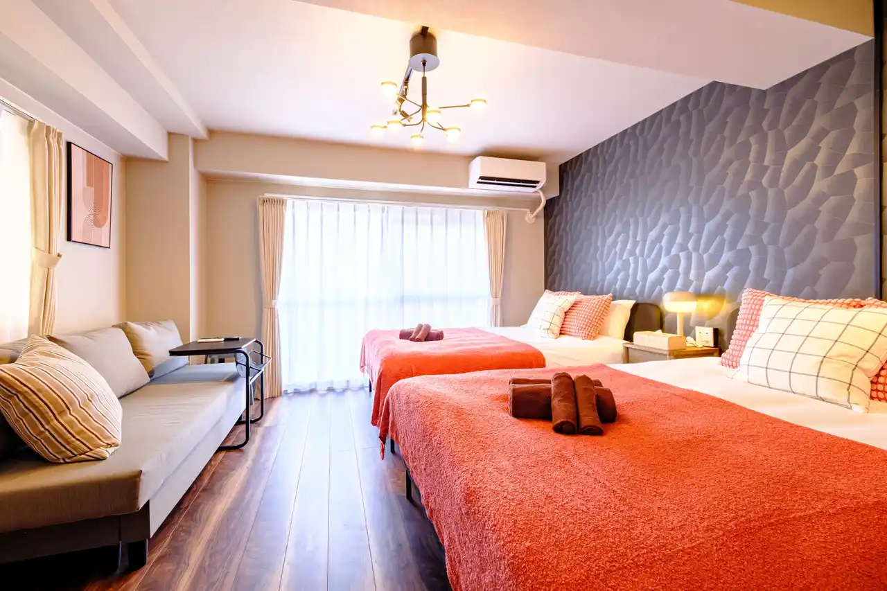 【株式会社羅針盤】 築古マンションをリノベーションし民泊として再生！COMPASS STAY、株式会社リビングセンターの民泊事業第一号となる「リビングステイ プラムレジデンス」の運営代行を受託