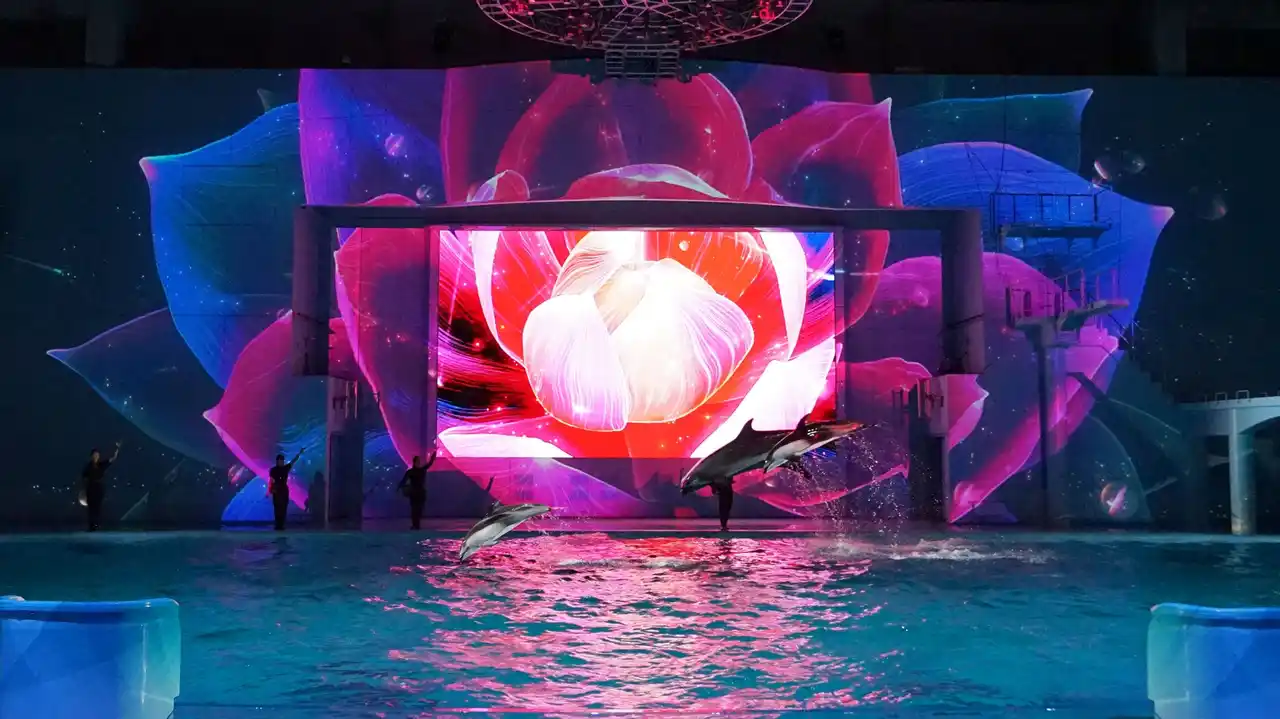 【ヒビノ株式会社】 横浜・八景島シーパラダイスの大型LEDビジョンを更新、没入体験を引き上げる