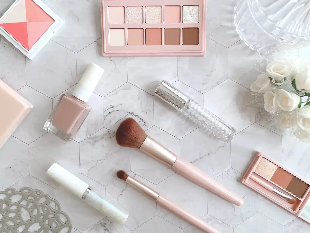 【株式会社ファンくる】 メイクアップ用品についての消費者調査