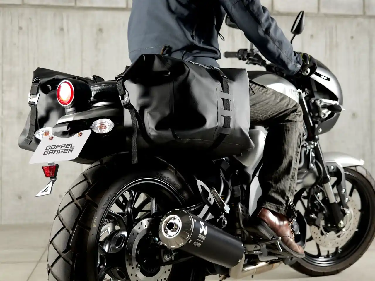 【ビーズ株式会社】 ネオレトロな佇まいと高い防水性を両立