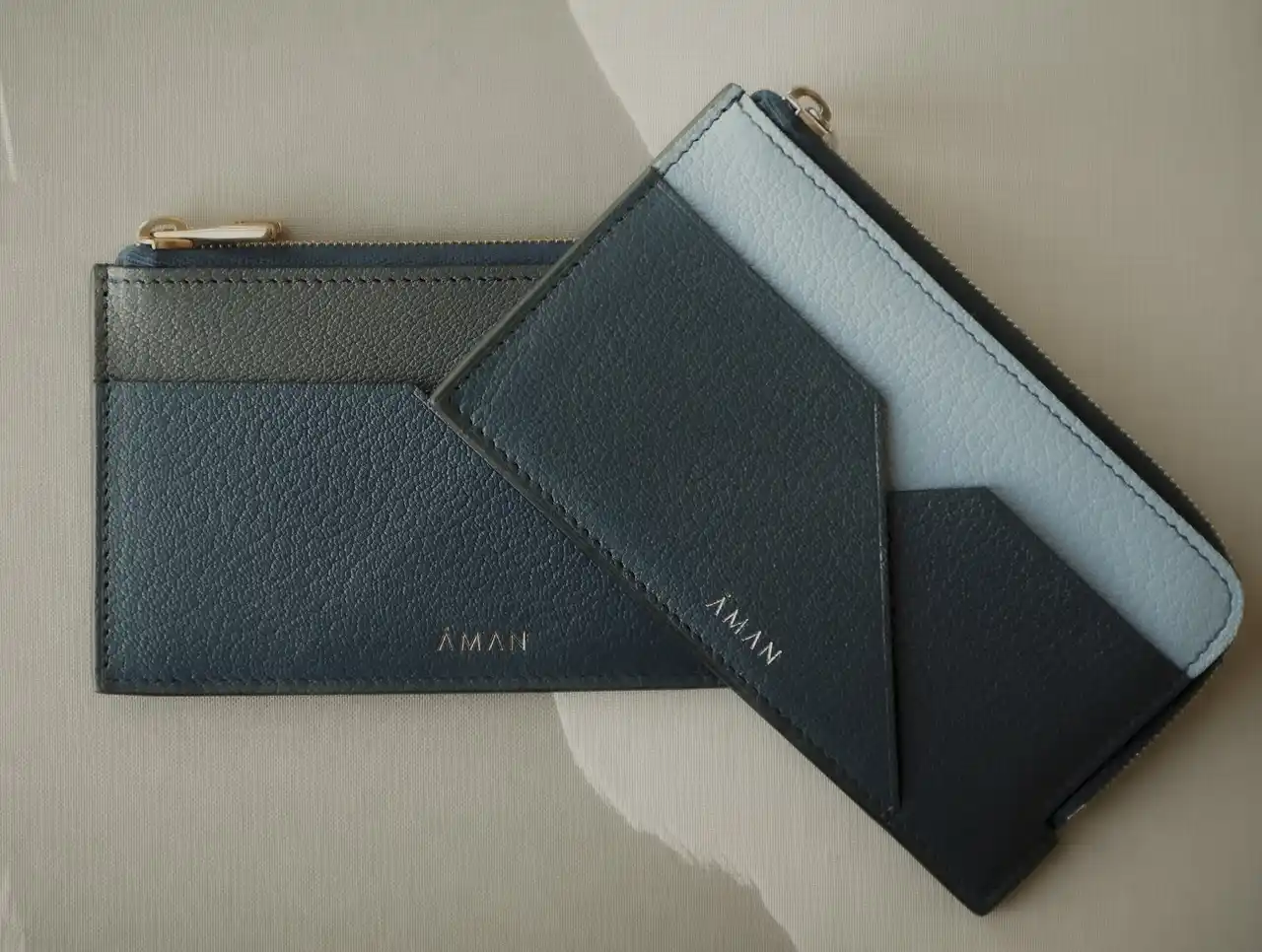 「アマン エッセンシャルズ」よりアマン東京限定レザーアクセサリー『フラグメントケース』を新発売