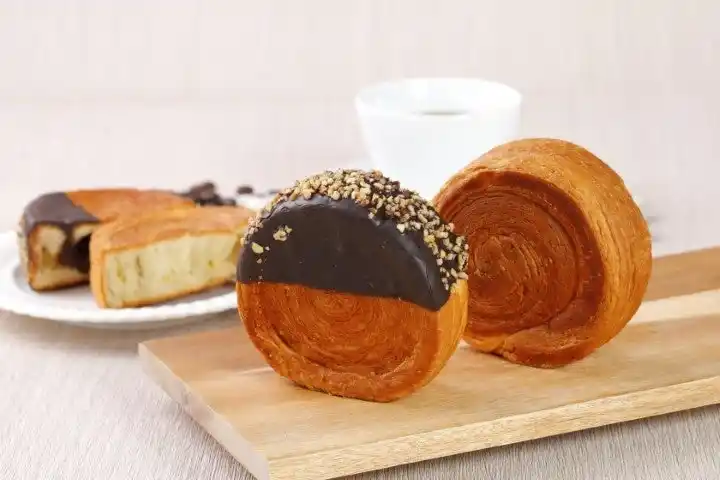 【株式会社 侍ファクトリー】 【LA PANADERIA DOTS】サマークロワッサンフェアを7月中旬より開催 - 進化系クロワッサンが期間限定で登場!