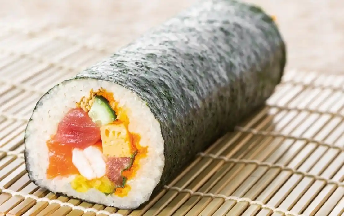 【恵方巻】2月3日(火)は節分、彩り豊かな海鮮恵方巻を販売