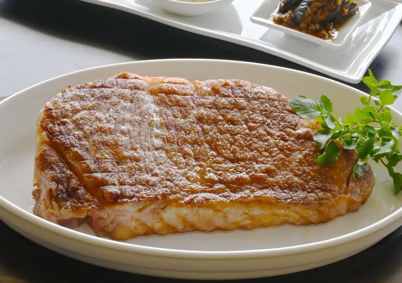 【米沢牛の王道『サーロイン祭り』開催】500g大判シェアステーキもあります。お盆時期の山形にお越しの際は、米沢市のレストラン「金剛閣」に是非お立ち寄りくださいませ！（米沢牛黄木）