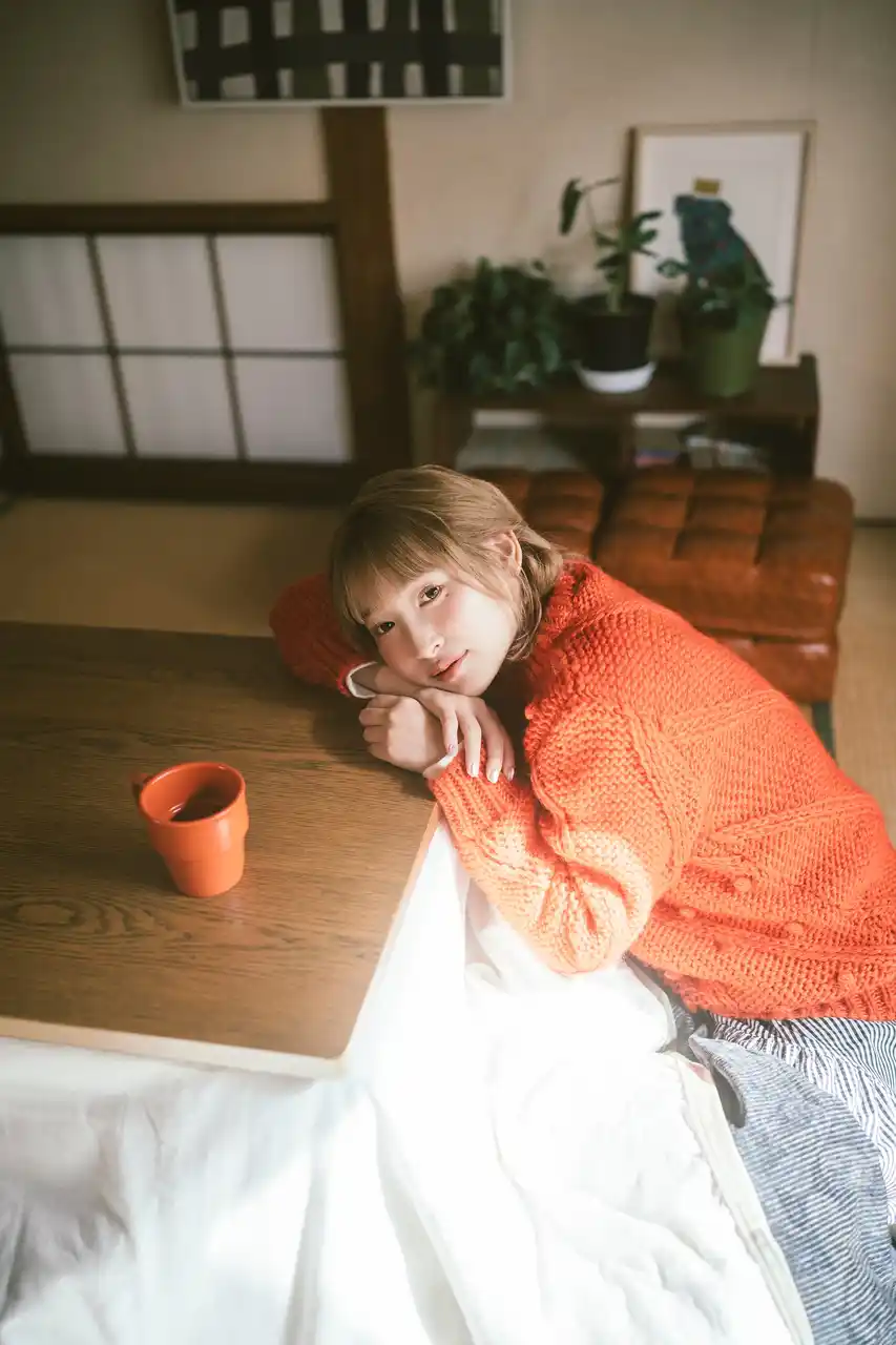 【株式会社KADOKAWA】 南條愛乃2026年4月始まりカレンダー。まったりのんびり、あなたの1年を彩ります