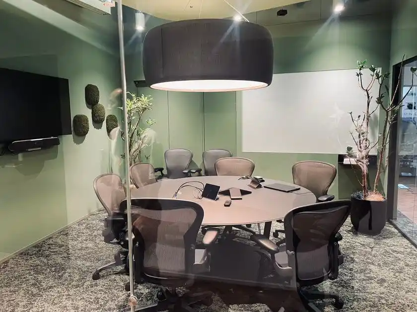 オフィス内観(小会議室)