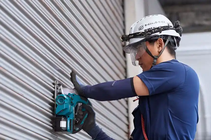 シャッター修理の“不透明さ”を解消現場知見を凝縮した専門メディア「シャッター職人コラム」をリリース