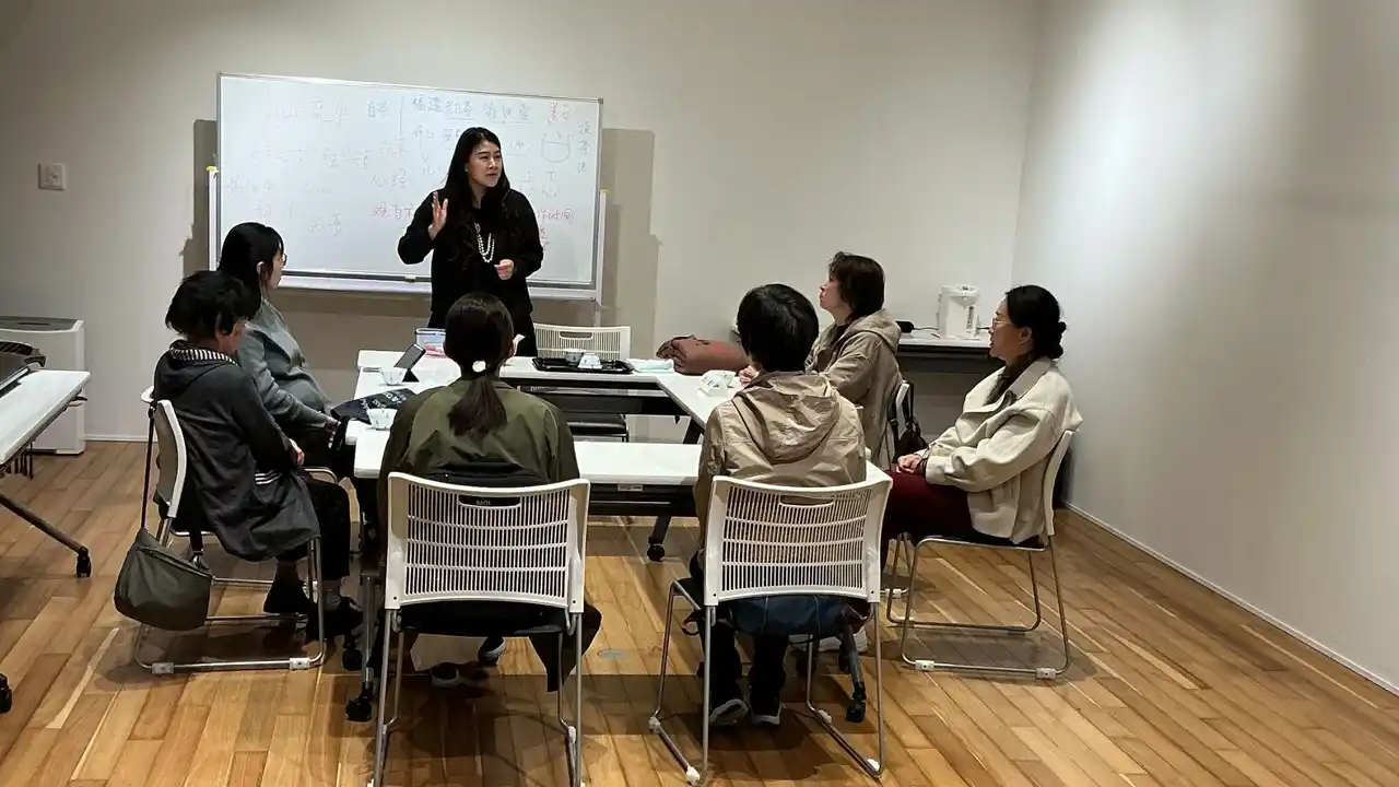 【公益財団法人箕面市国際交流協会】 箕面市立市民ギャラリー「チカノバ」で、語学講座を開催します！