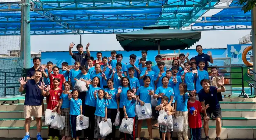 スポーツの力で未来を育む ―ベトナムにおける国際交流・安全教育プログラム開催報告川崎フロンターレ×サギヌマスイミングクラブ共催