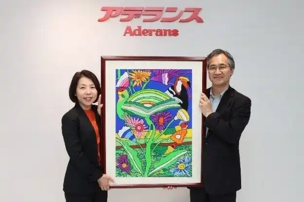 【株式会社アデランス】 「2024パラアート TOKYO　第11回国際交流展」での「アデランス賞」受賞作品を本社で展示開始