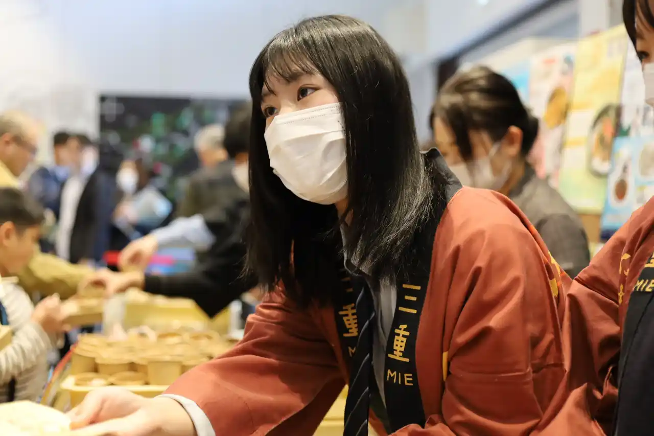 【LAMPS株式会社】 高校生が“低利用食材アイゴ”をおいしい一品に！三重の海を守る「食のリデザイン」に挑戦！