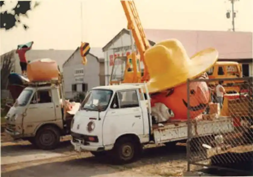 50年前に建てられた人形