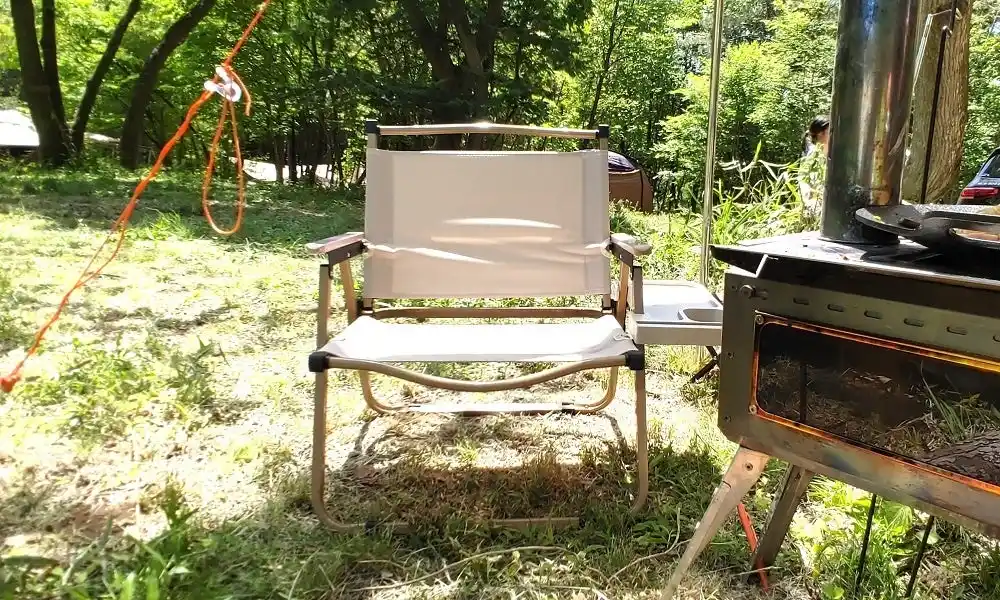 【Areti株式会社】 キャンプで役立つローチェア! 折りたたみ式なら移動も座り心地も快適