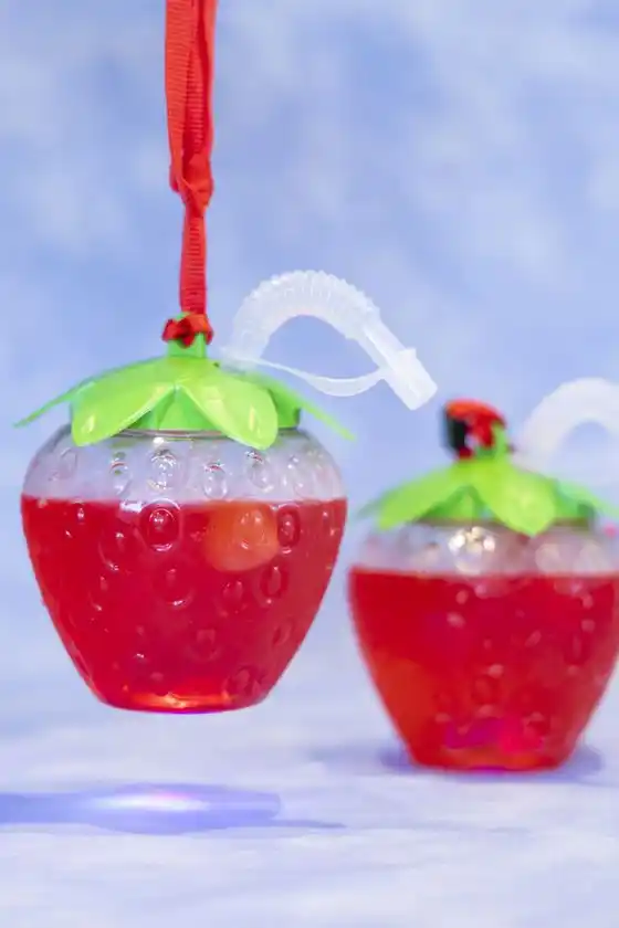 光る!いちごサイダー