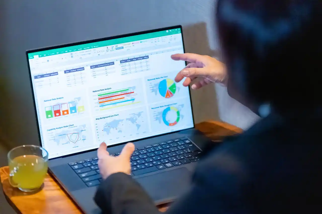 【株式会社未来トレンド研究機構】 2025年 海外における「生成AI×ユースケース（事例）」に関する網羅的な調査（公開事例：74社×300枚付き）