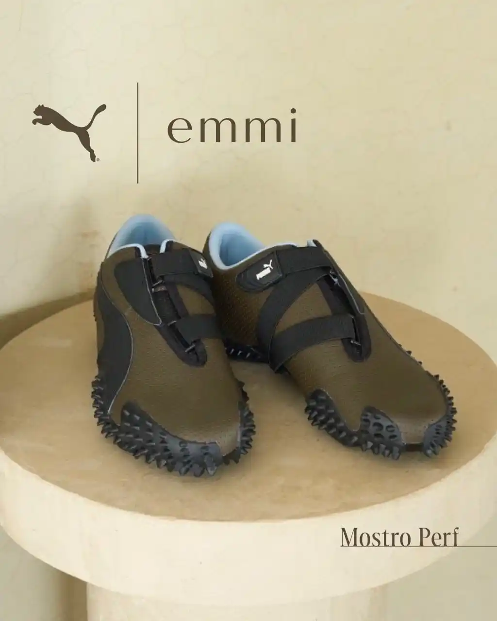 【株式会社マッシュホールディングス】 【emmi×PUMA】プーマの名作「Mostro Perf」がブラウン×ブルーの洗練されたemmi別注カラーで登場！＜7月10日(木)オンライン先行予約開始＞