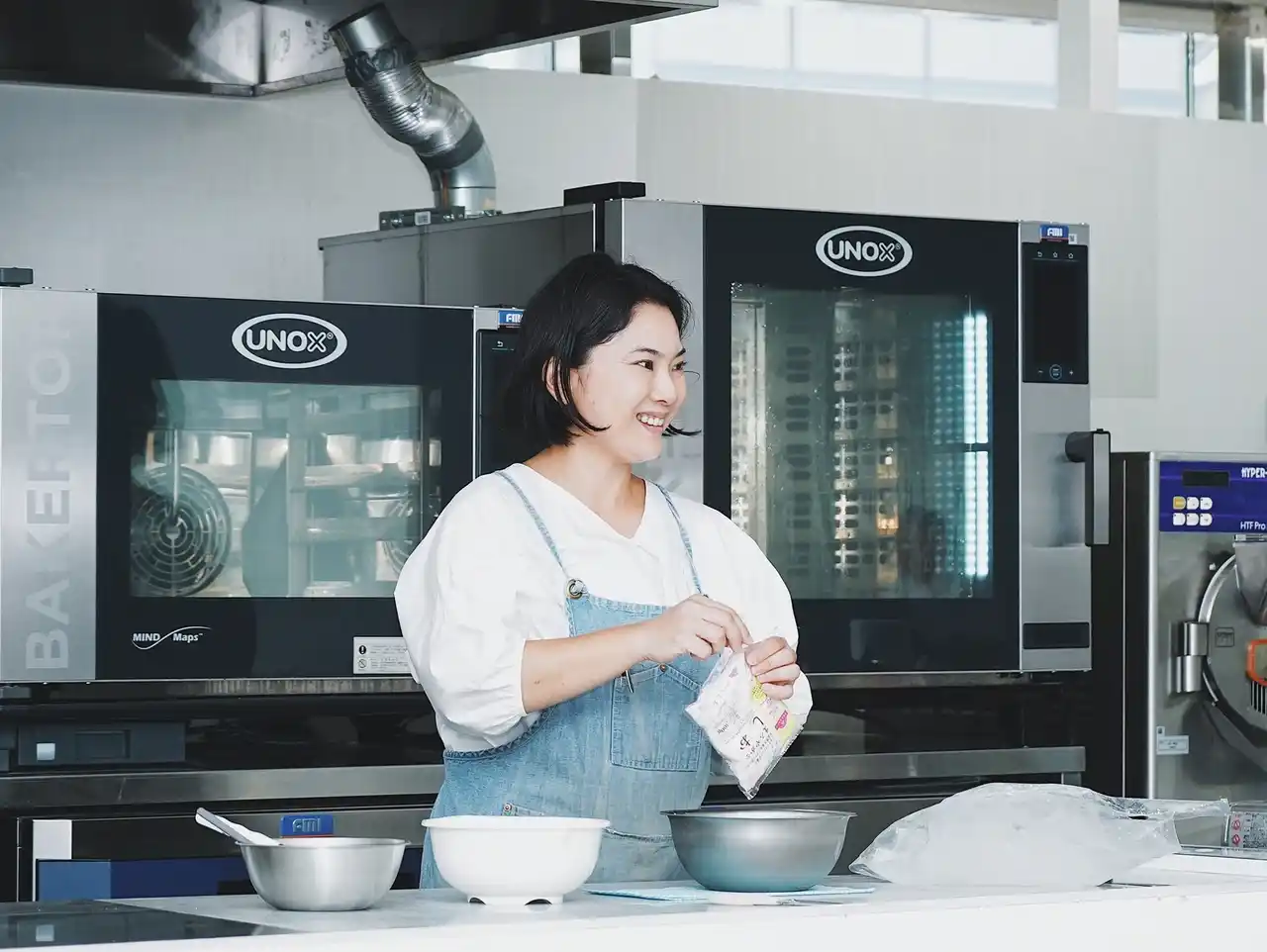 【株式会社エフ・エム・アイ】 親子で体験、世界にひとつだけのジェラート。FMI×SANTiが贈る、“食と文化をつなぐ”夏の体験型ワークショップを開催。