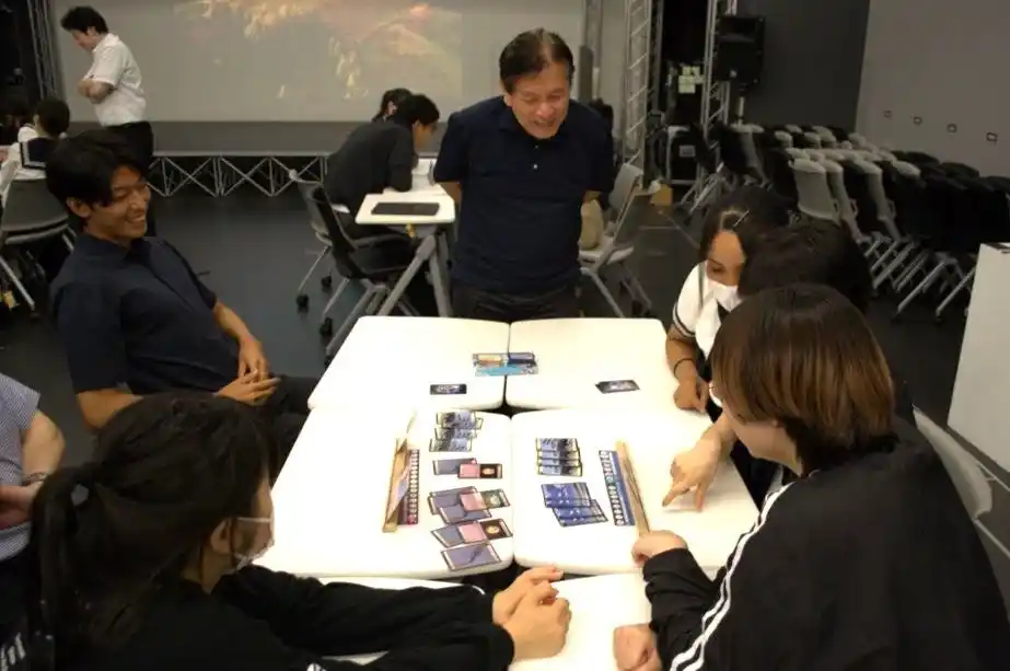 カードゲームで環境課題を学ぶ「マイアース新宿版」を制作　宝塚大学東京メディア芸術学部×成女高等学校×クリアソン新宿×NPO法人SoELa×新宿区