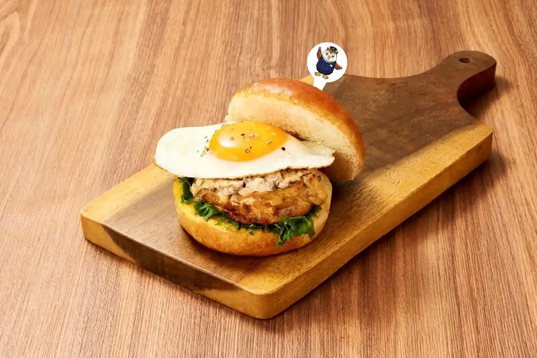 【JR-Cross】 Cafe＆Bar RAGE STで『山手線環状運転100周年』を記念して期間限定バーガーを販売します！