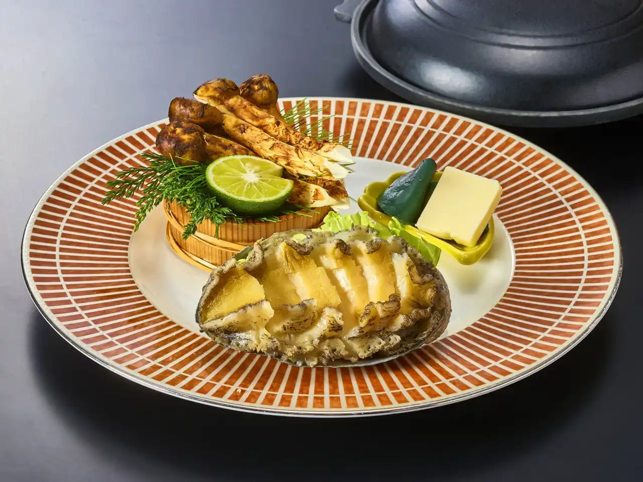 【しゃぶしゃぶ・日本料理　木曽路】「松茸とあわび」季節限定メニューを販売　2025年8月21日（木）～11月4日（火）