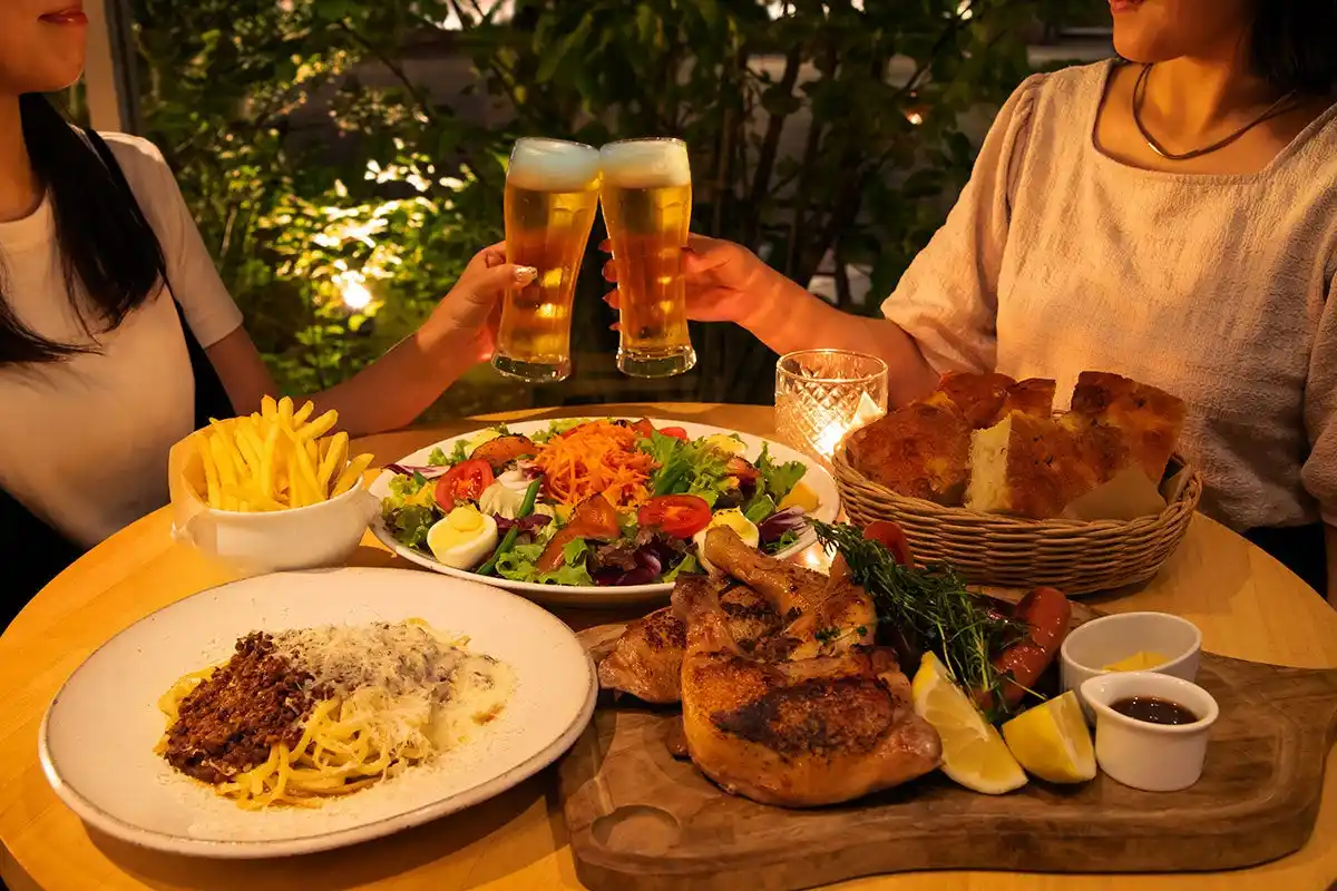 【株式会社ポトマック】 この夏は神戸メリケンパークのベーカリーカフェ「TOOTH TOOTH FISH IN THE FOREST」で乾杯！夏のビアガーデンがスタート！